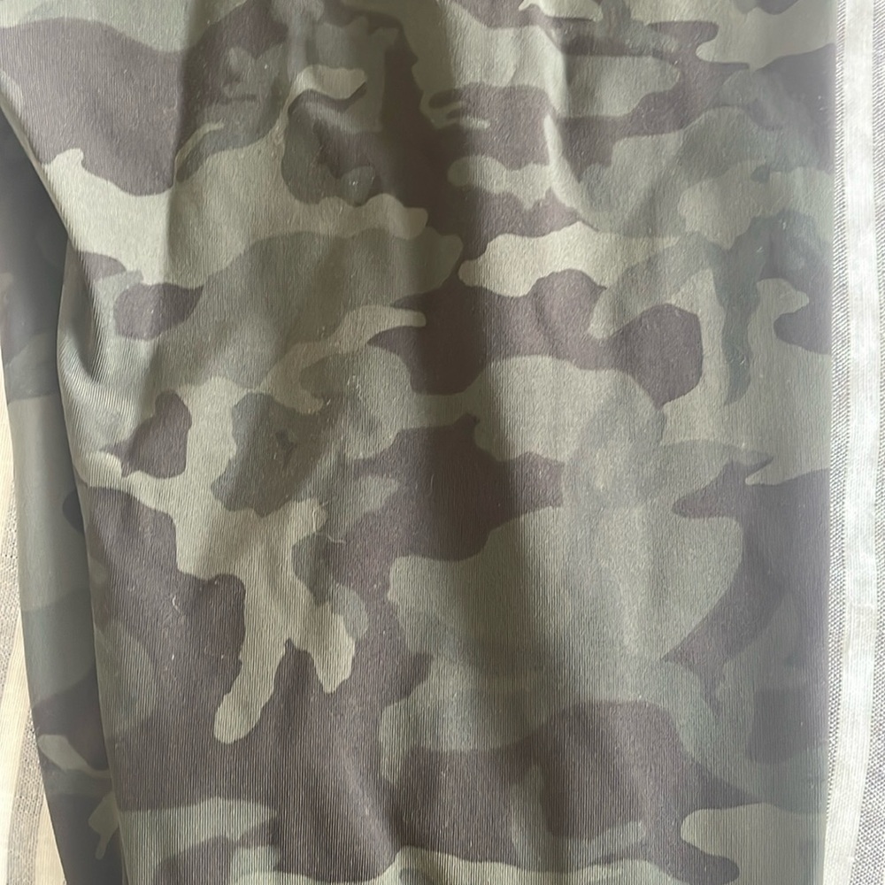 Lululemon Camo Leggings 25”